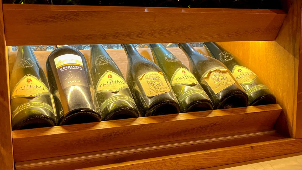 Bistro La Vue. Tašmajdan Žurke, kafić na Tašmajdanu, nezaboravni doživljaj na Tašmajdanu